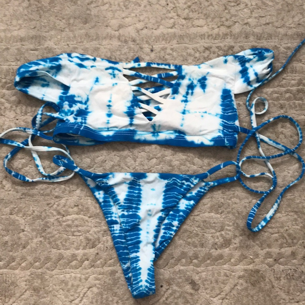Frankie’s bikinis set